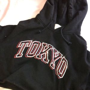 Graphic Cropped Hoodie